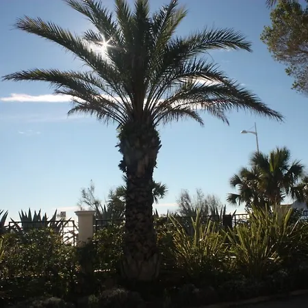 Royal Beach Apartment *